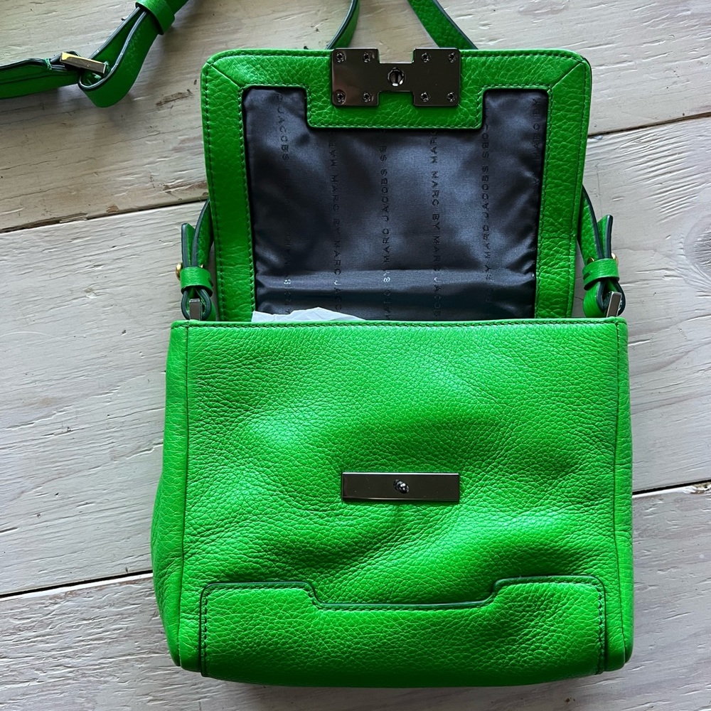 Marc by Marc Jacobs Green Leather Crossbody Bag - Picture 2 of 3